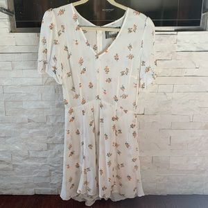 Reformation Size 6 White Floral dress